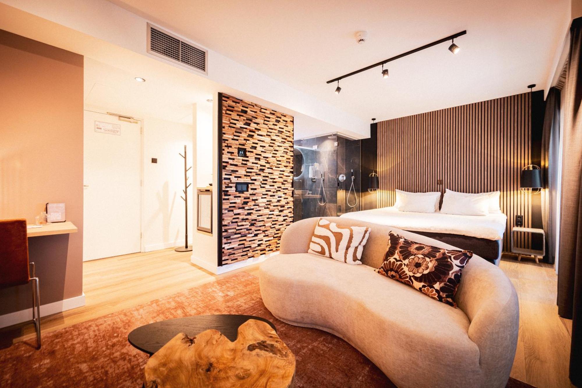 Deluxe Double Room with Shower,1668058553:JPEG